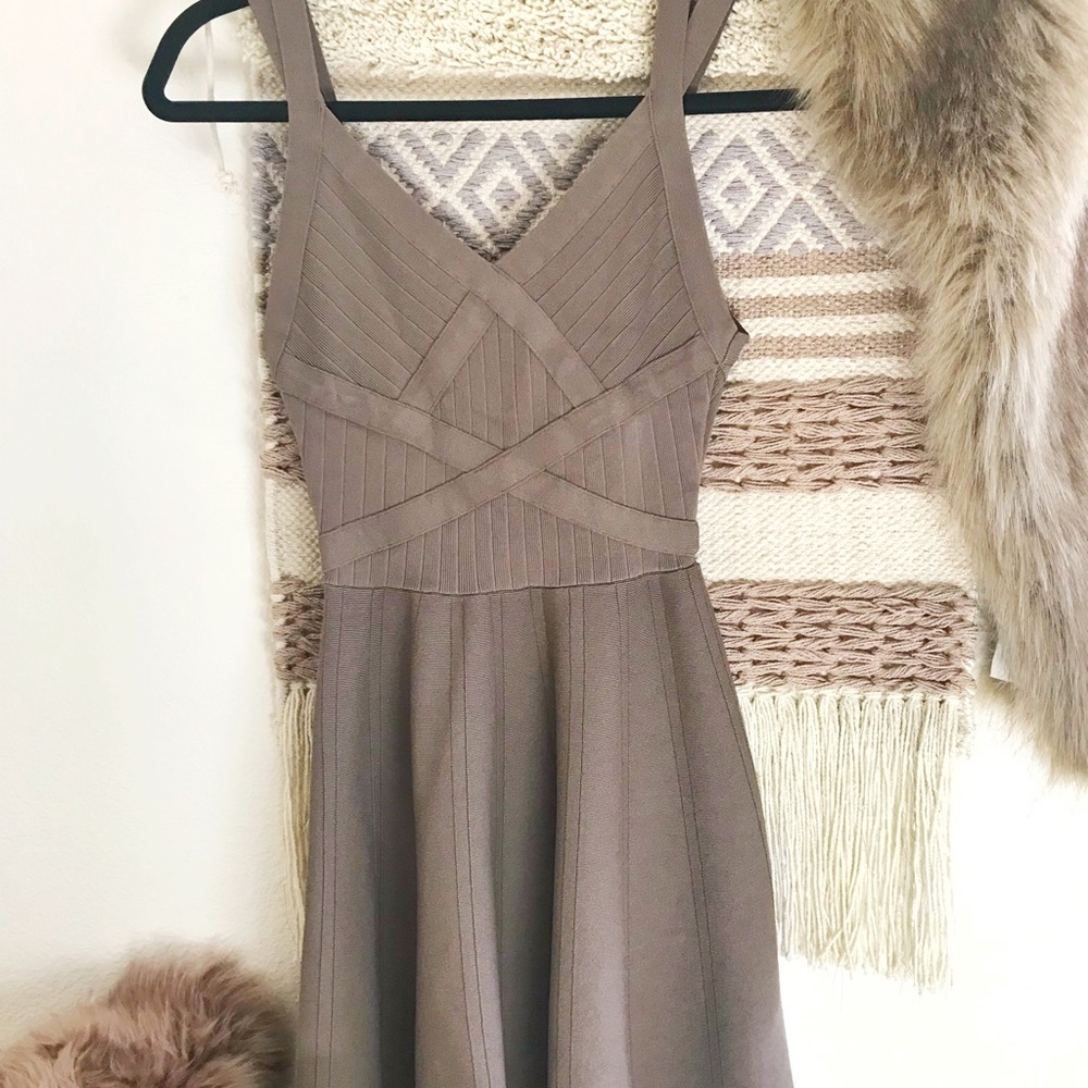 Guess cocktail dress// TAUPE